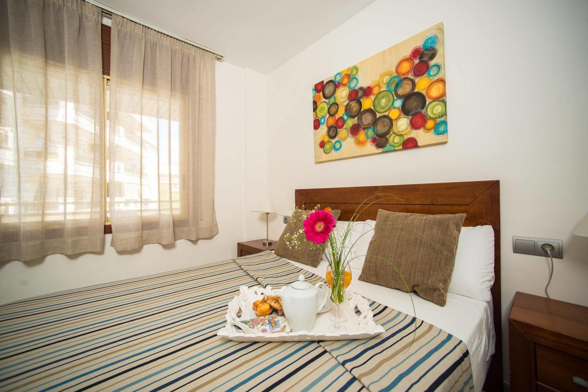 Ona Jardines Paraisol Salou Bagian luar foto