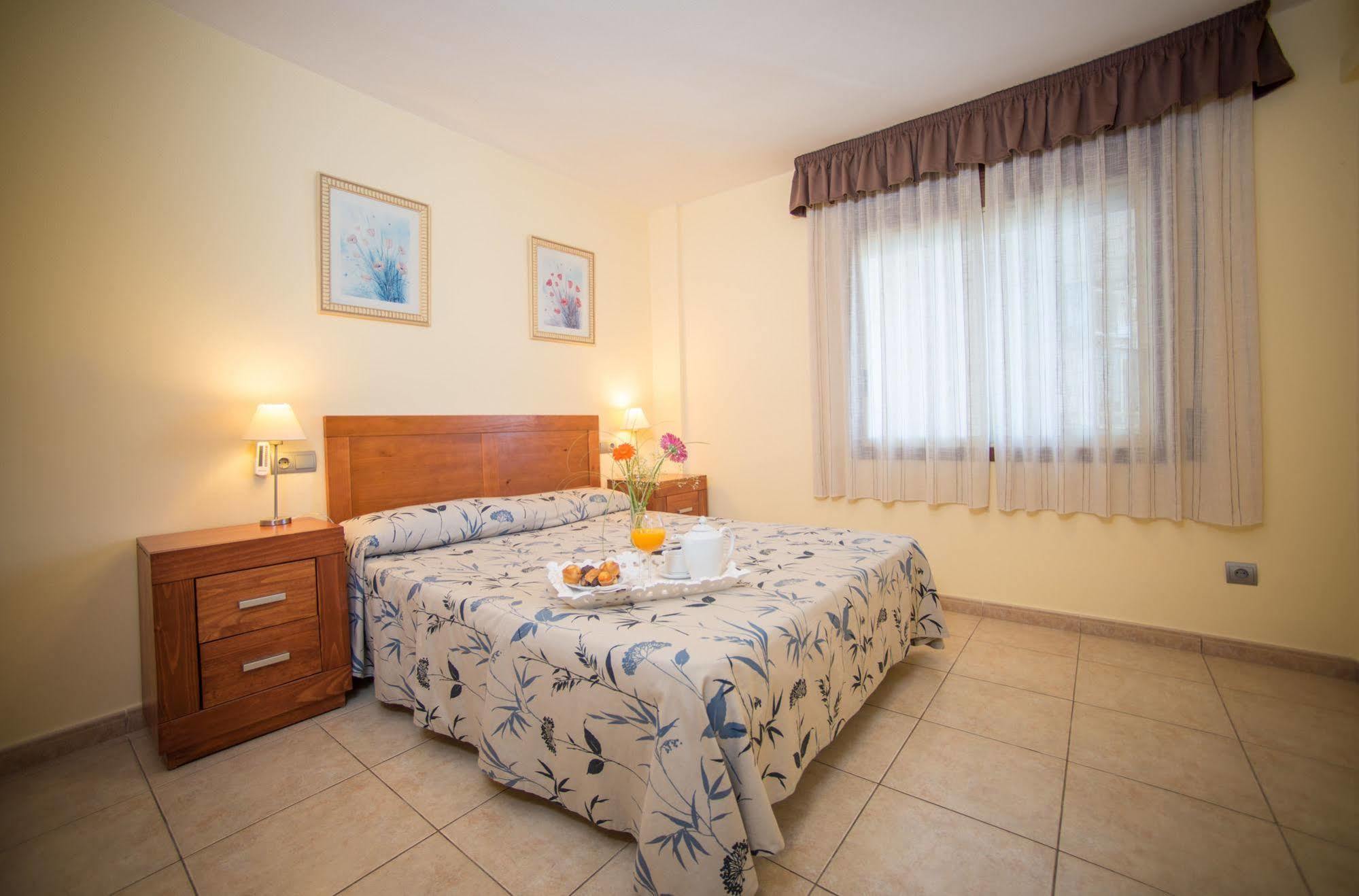Ona Jardines Paraisol Salou Bagian luar foto
