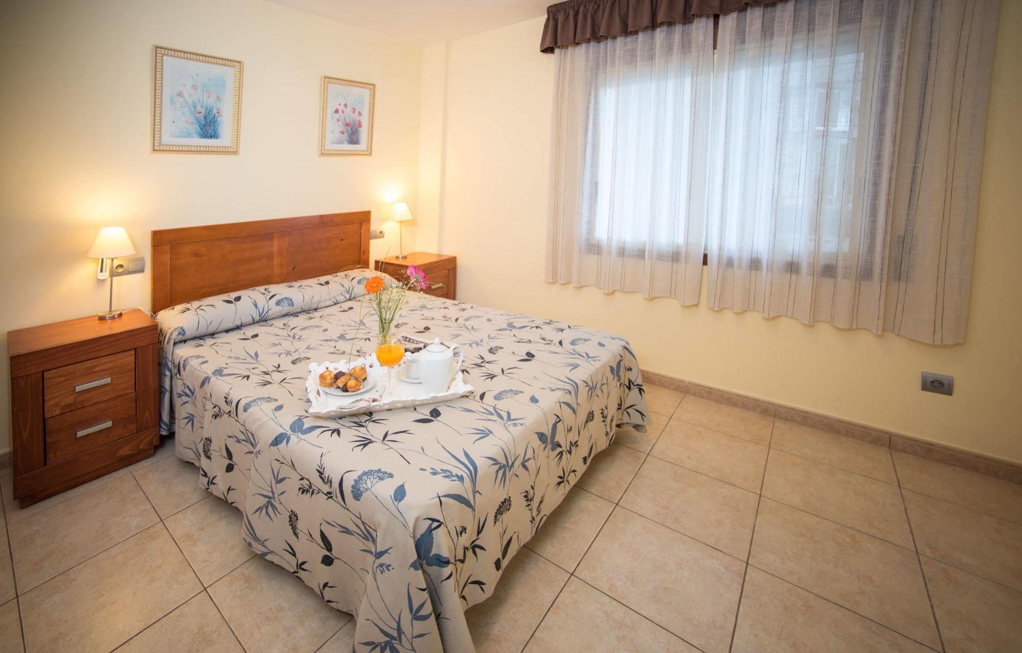 Ona Jardines Paraisol Salou Bagian luar foto