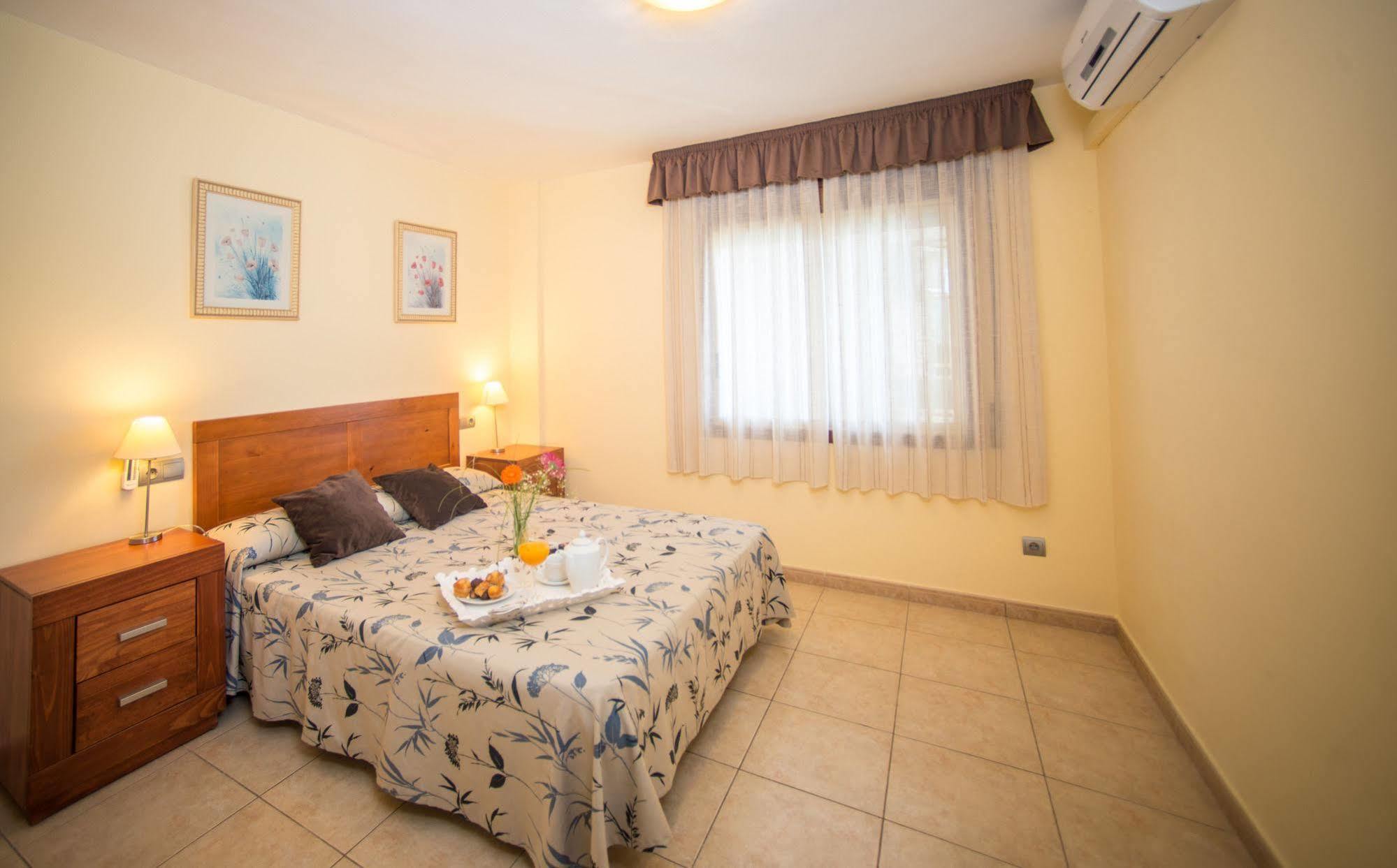 Ona Jardines Paraisol Salou Bagian luar foto