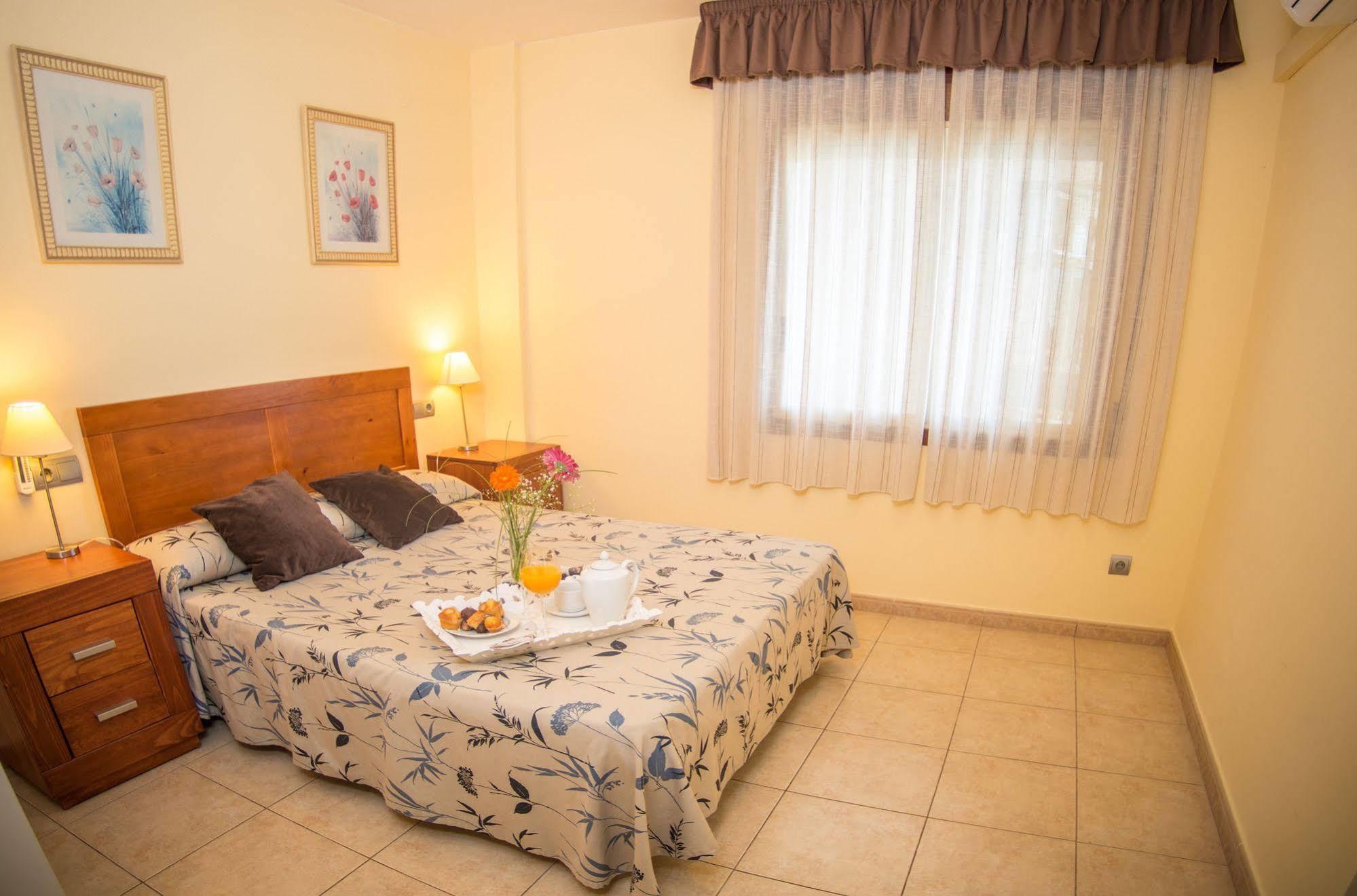 Ona Jardines Paraisol Salou Bagian luar foto